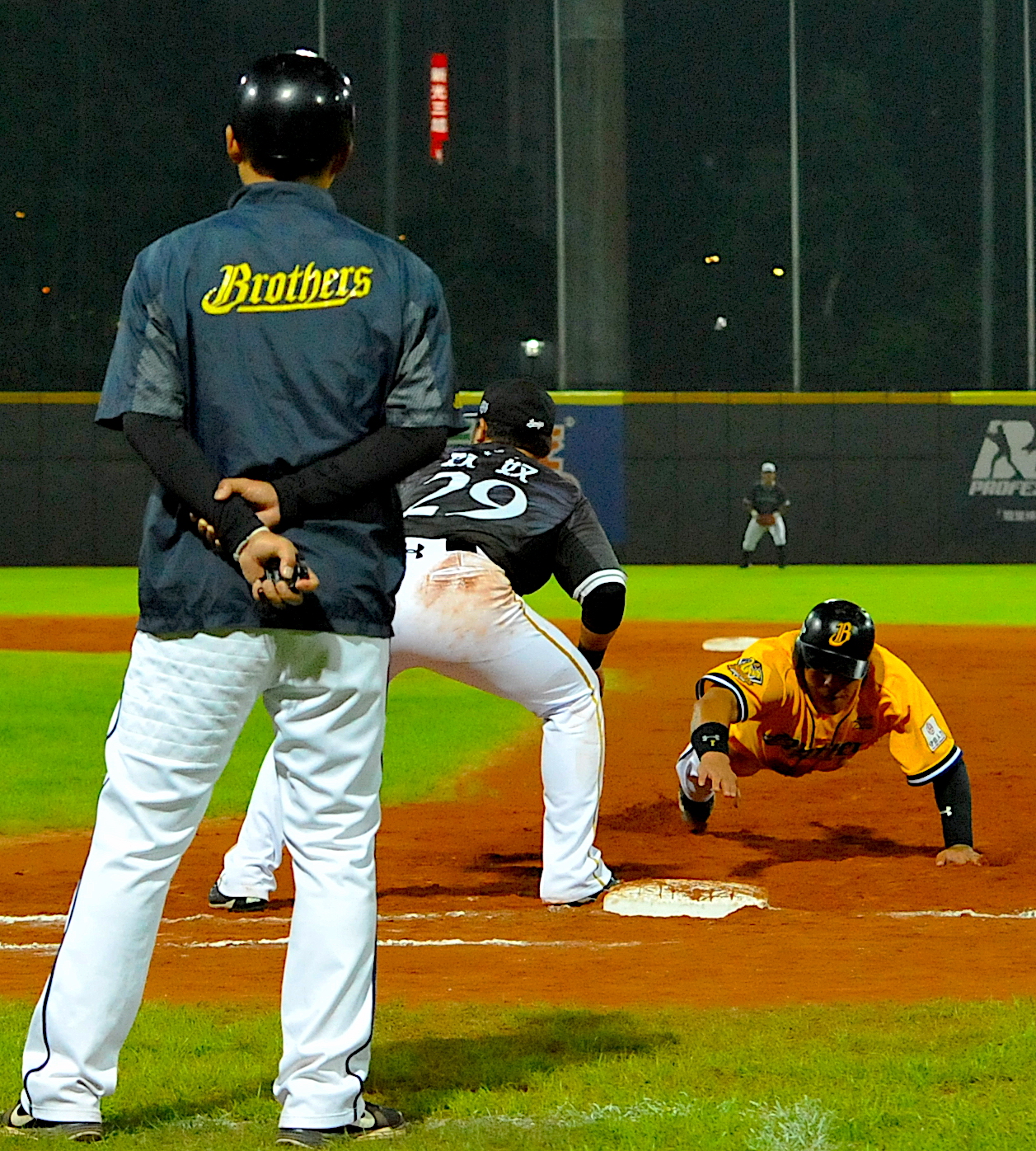 Taiwan Pro-Ball Season Taking Hit After Hit