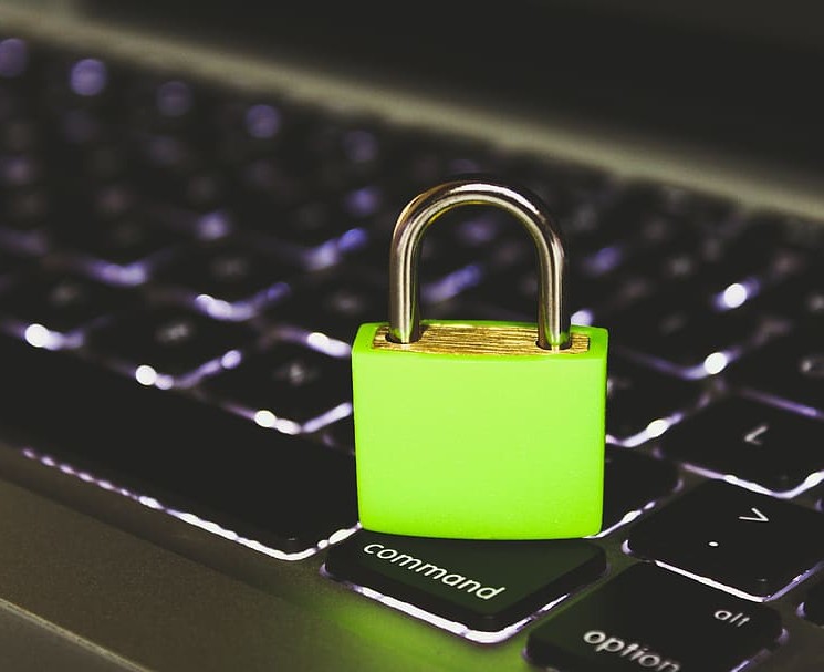 Six SOPHOS Tips For Online Safety This Festive Season