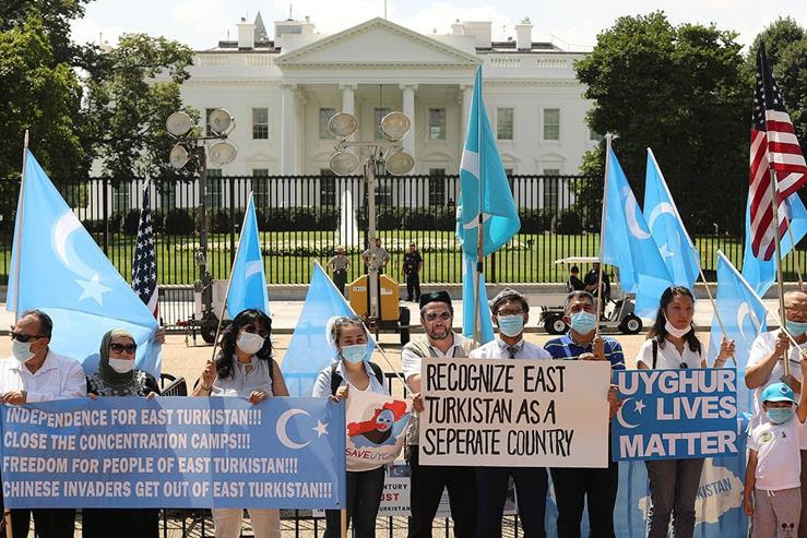 U.S. Says China’s Repression of Uyghurs Is ‘Genocide’