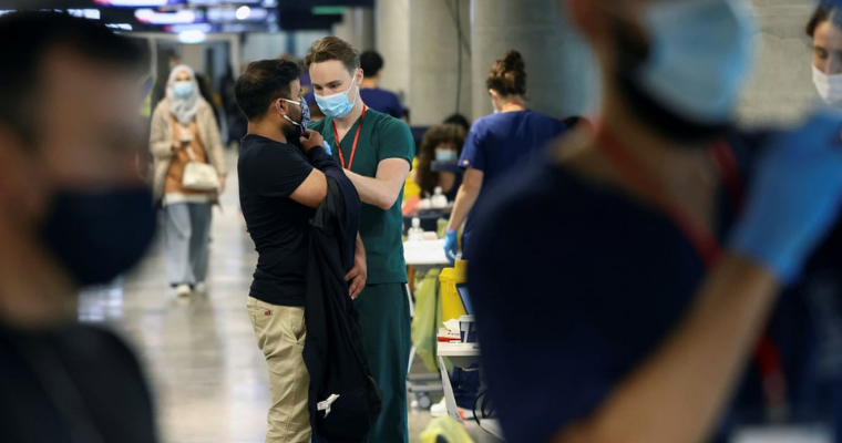 England to give free flu vaccine before winter