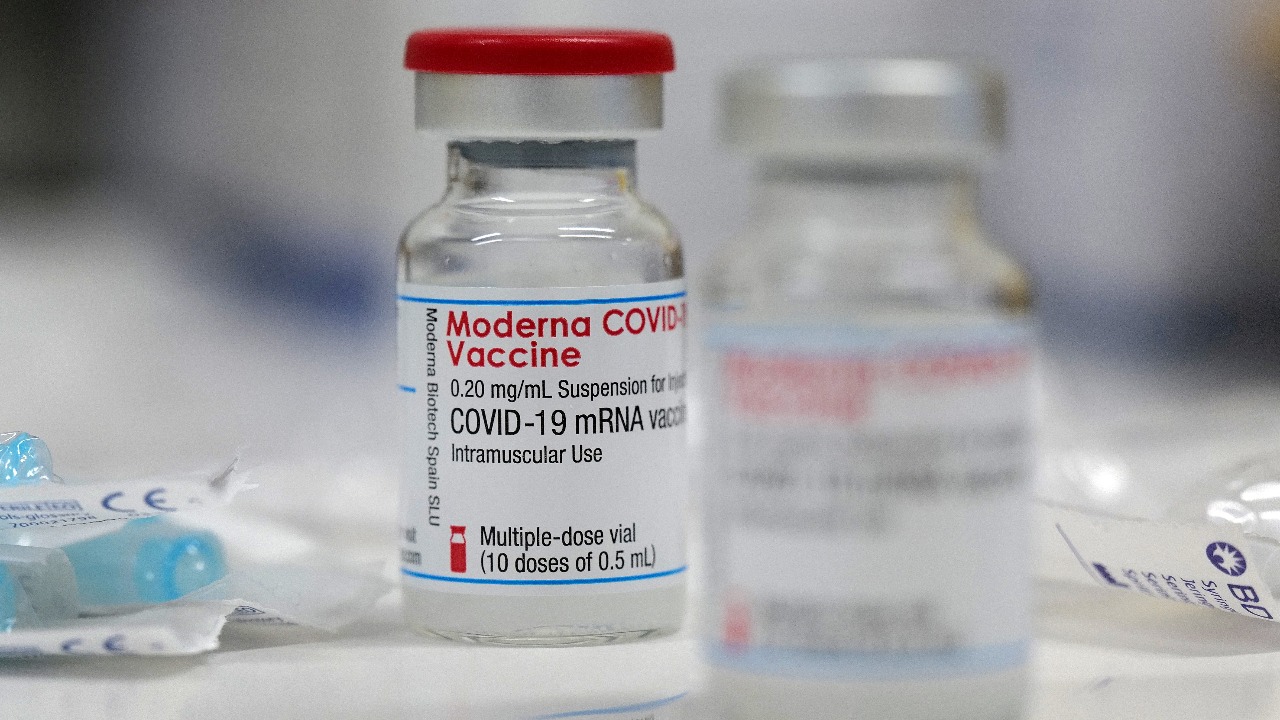 Japan stops Moderna jab for contamination