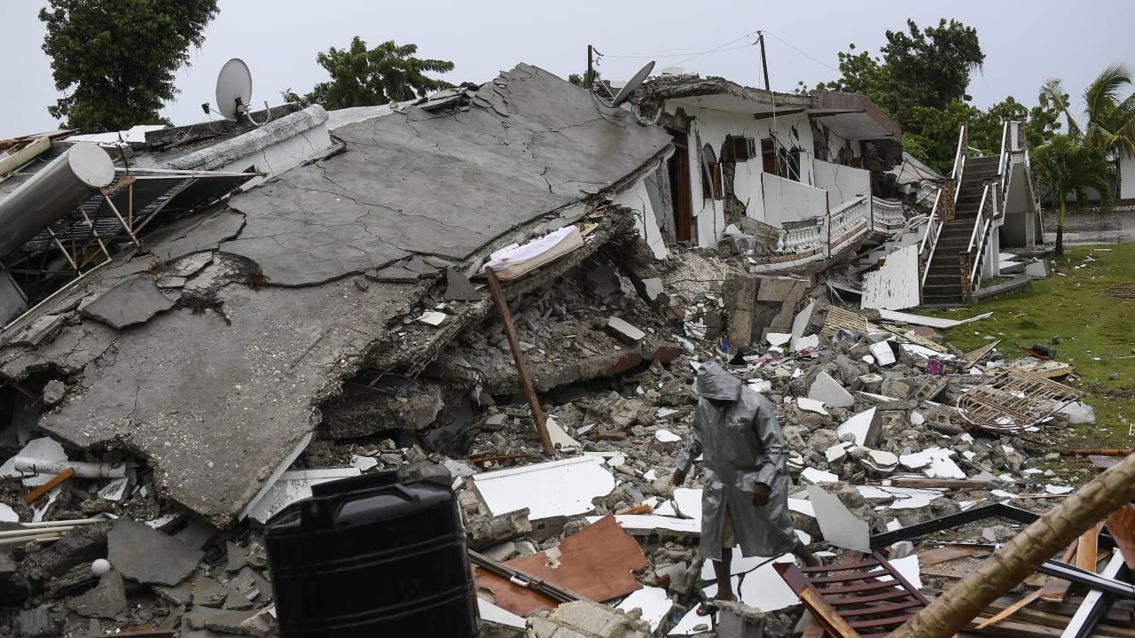 A powerful earthquake in Haiti takes death toll to 2,000
