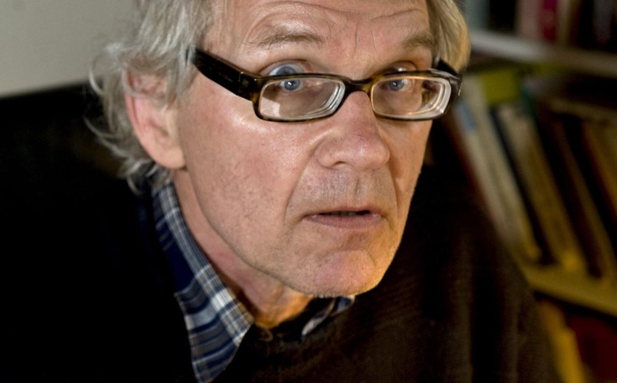 Swedish artist Lars Vilks dies in a traffic accident