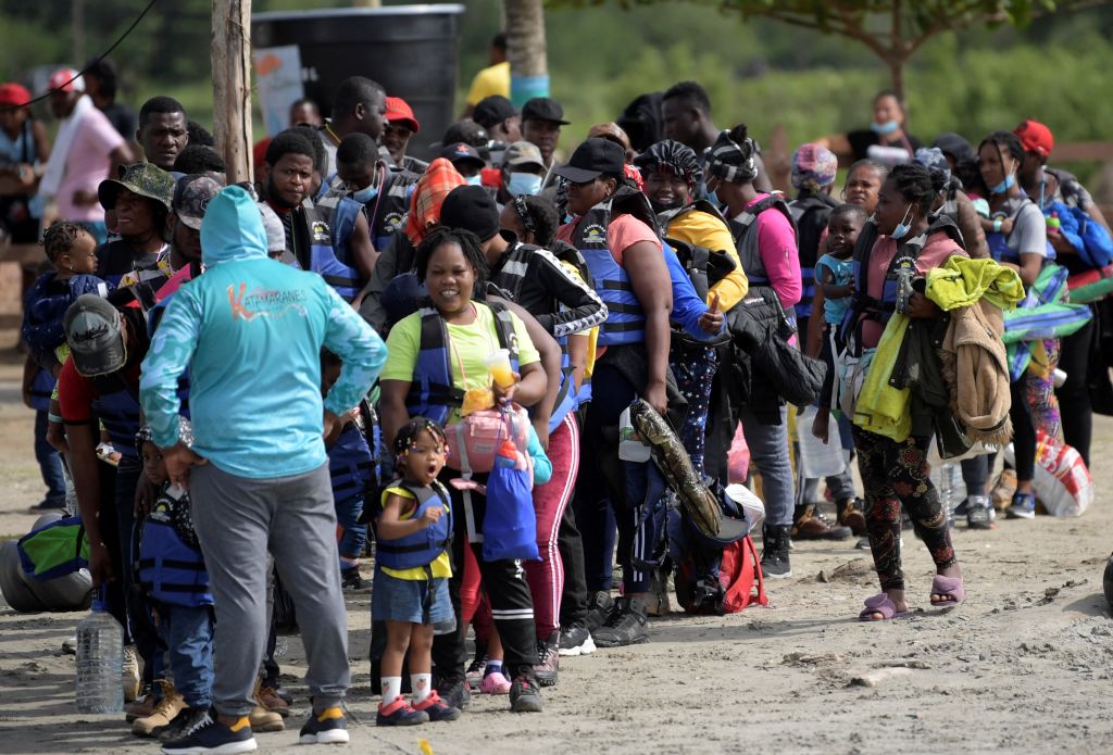 1.7M migrants detained at US-Mexico border in 1 year