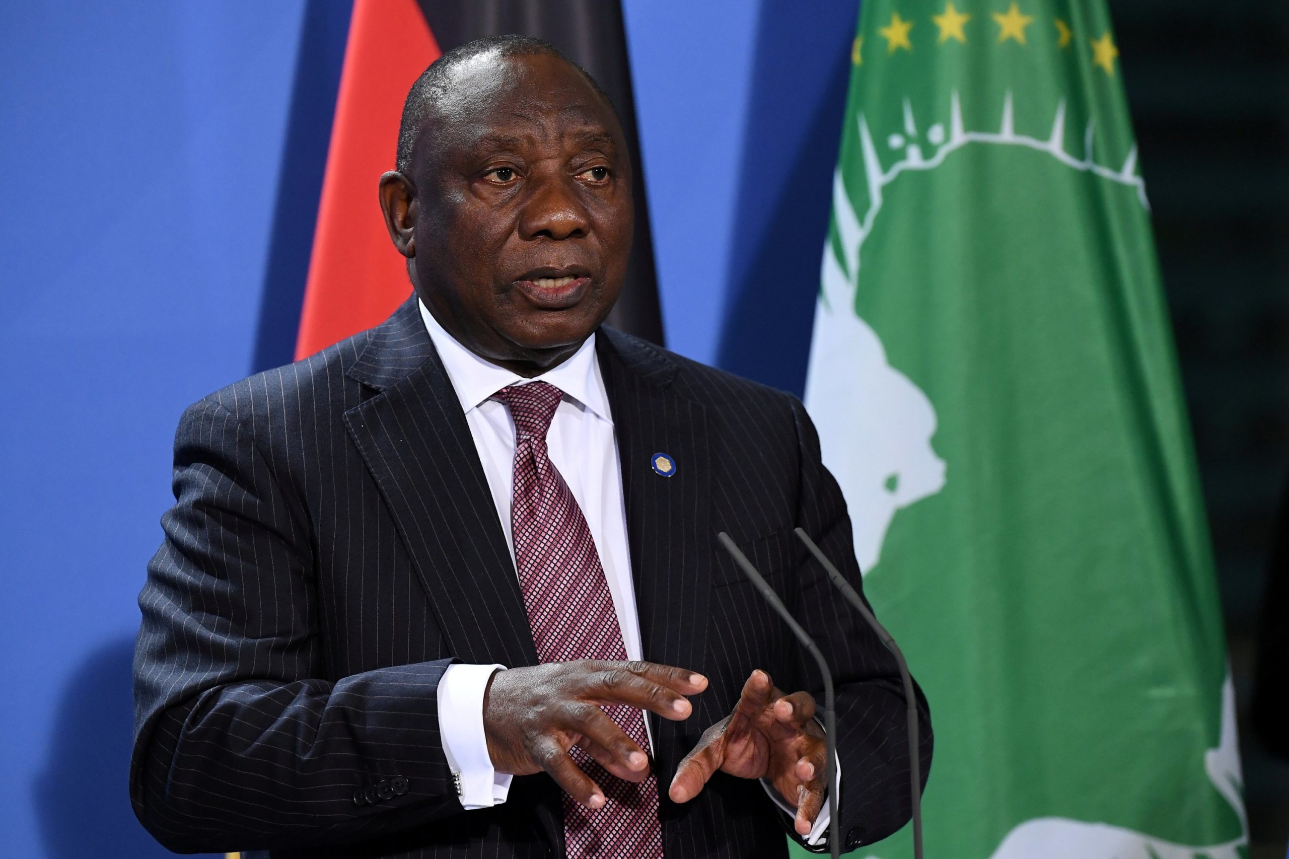 SA president opposes Omicron travel bans