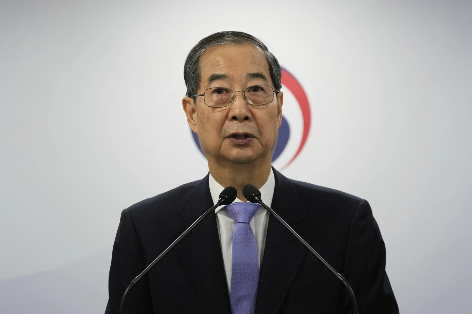 South Korea’s Constitutional Court overturns impeachment of Prime Minister Han Duck-soo