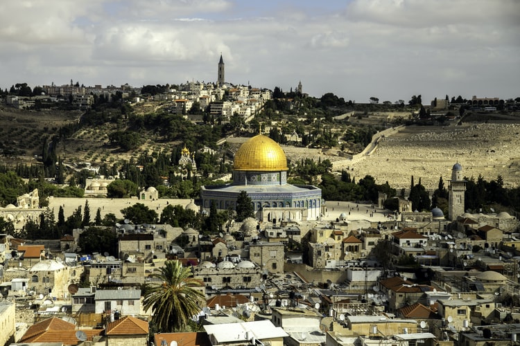 Jerusalem: Live street fight, followed by Air Attack and Defense show