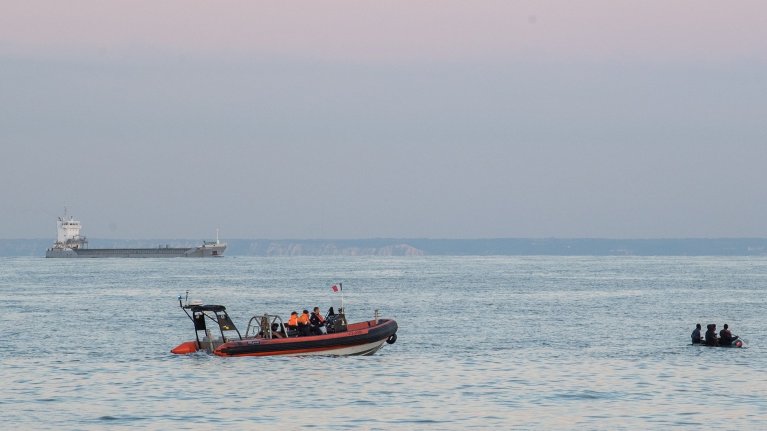 UK and France agree to stop migrants crossing English Channel