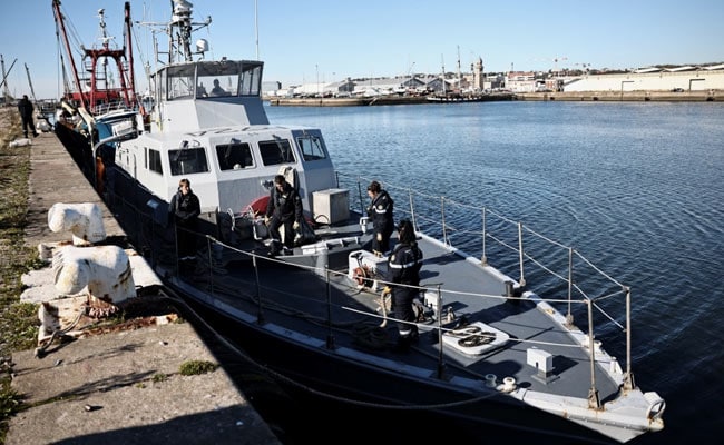 UK to take legal steps against France over fishing rights row