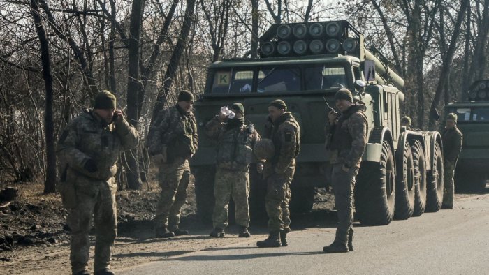 Russian forces invade Ukraine, 40 soldiers already dead