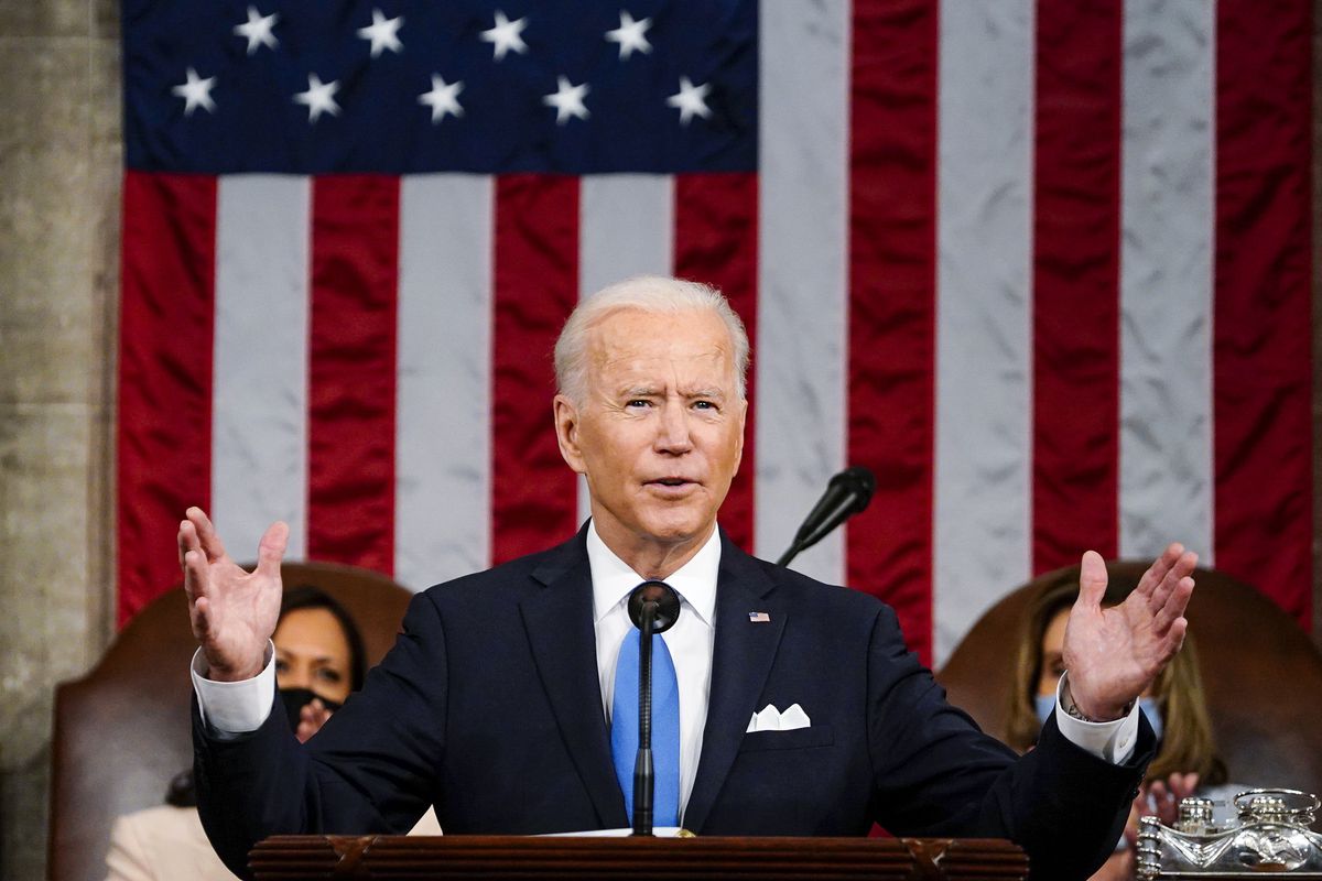 Biden asks US citizens to return home from Ukraine