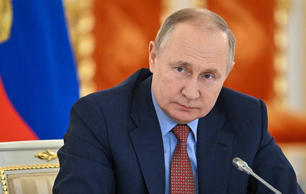 Putin wants to play safe and says no to massive strikes