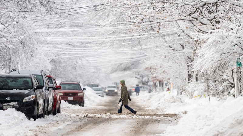 US & Canada hit with heavy winter storm leading to power cut