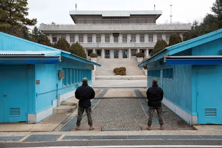 North Korea detains a US national for crossing the border from South Korea
