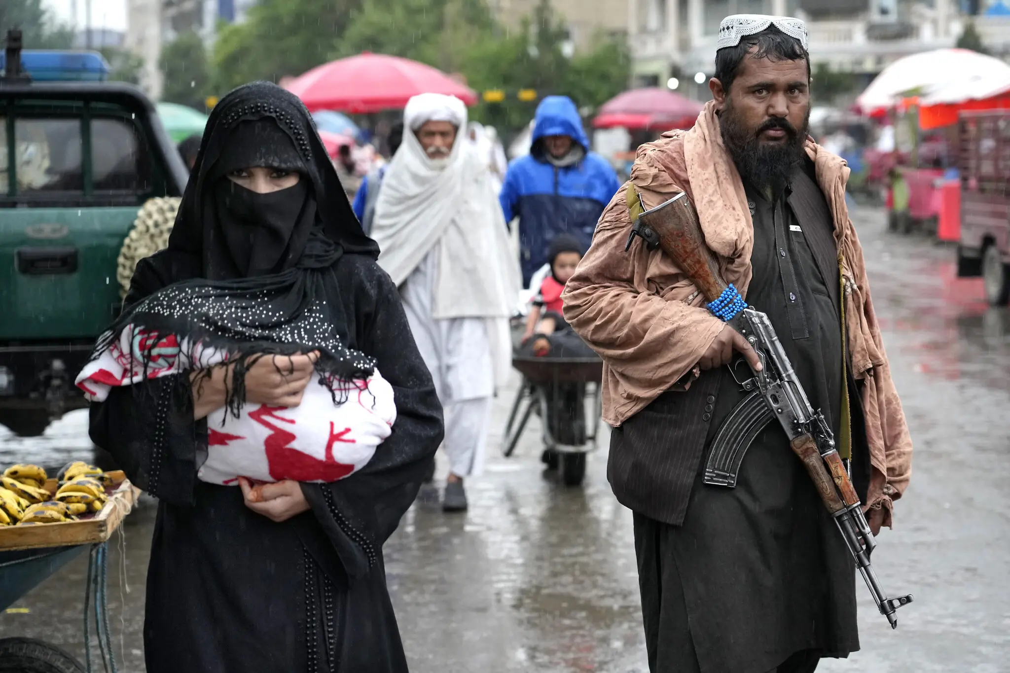 Pakistan starts expelling 1.7 Million Afghans out of the country back to Taliban
