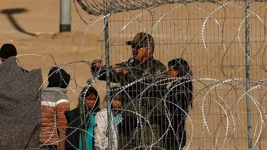 US Supreme Court votes 5-4 in favor of Biden administration to remove razor wire on US-Mexico border