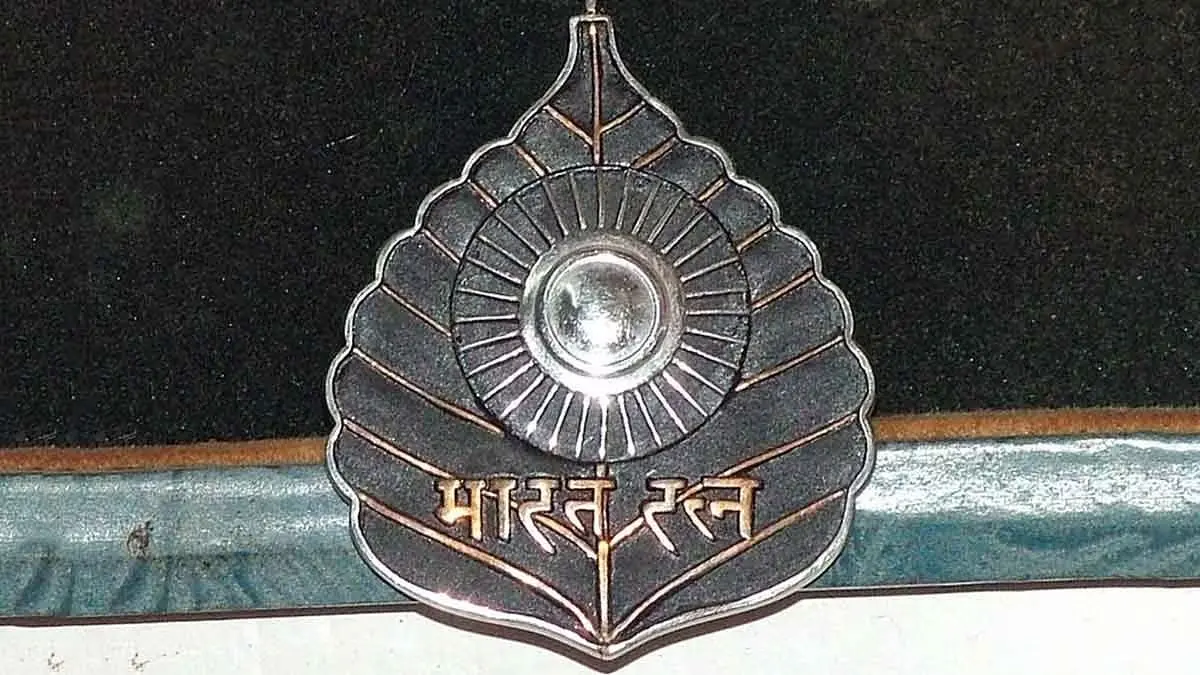 Indian Government awards Bharat Ratna to 5 individuals, its highest civilian award