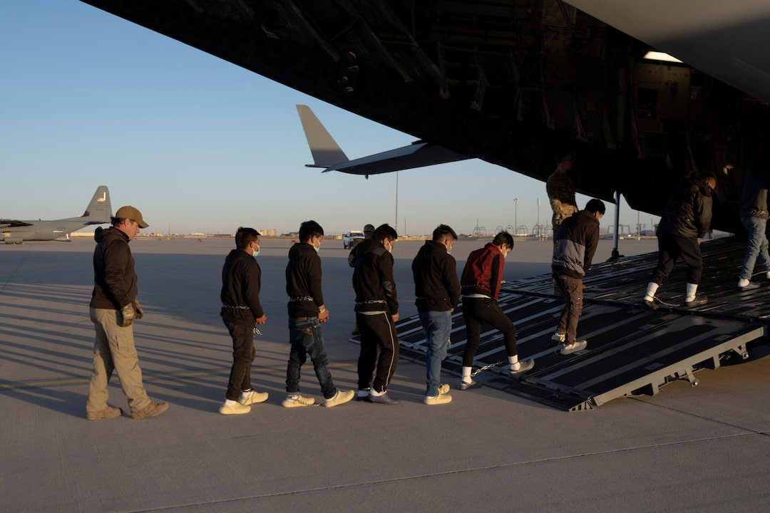 US drops tariff threat as Colombia agrees to accept deportees without restrictions
