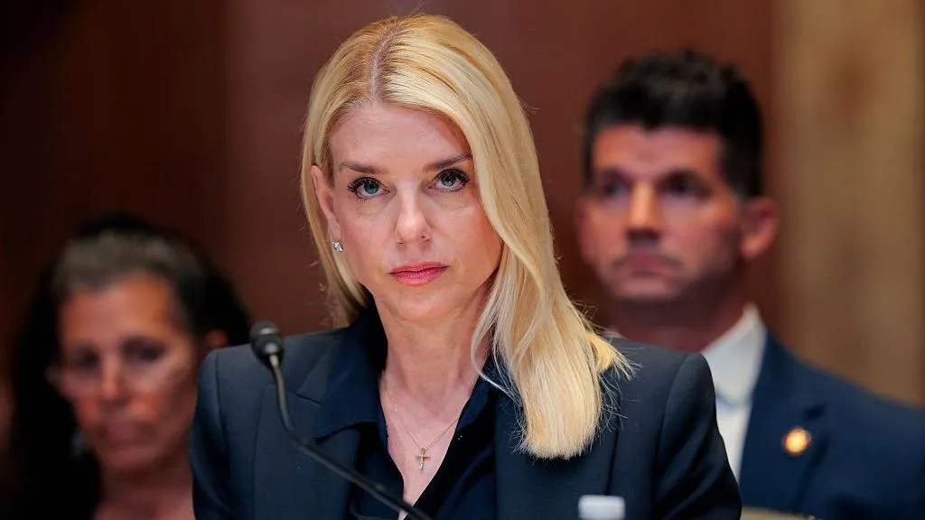 US President backs Attorney General Pam Bondi amid Epstein file controversy