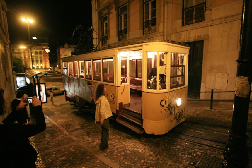 Lisbon announces three days of mourning after deadly Funicular Crash kills 15