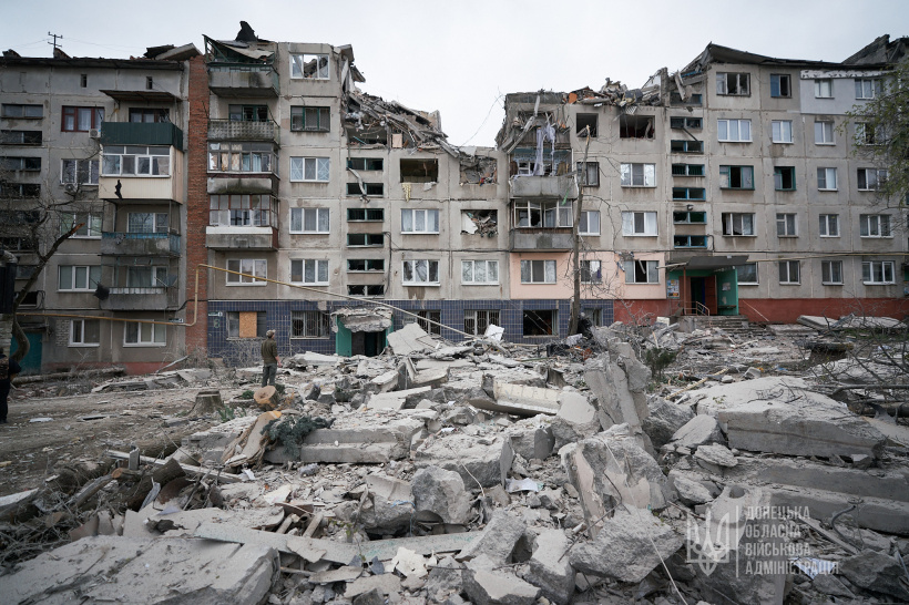 Russian missiles strike buildings in Sloviansk, Ukraine, killing at least 11