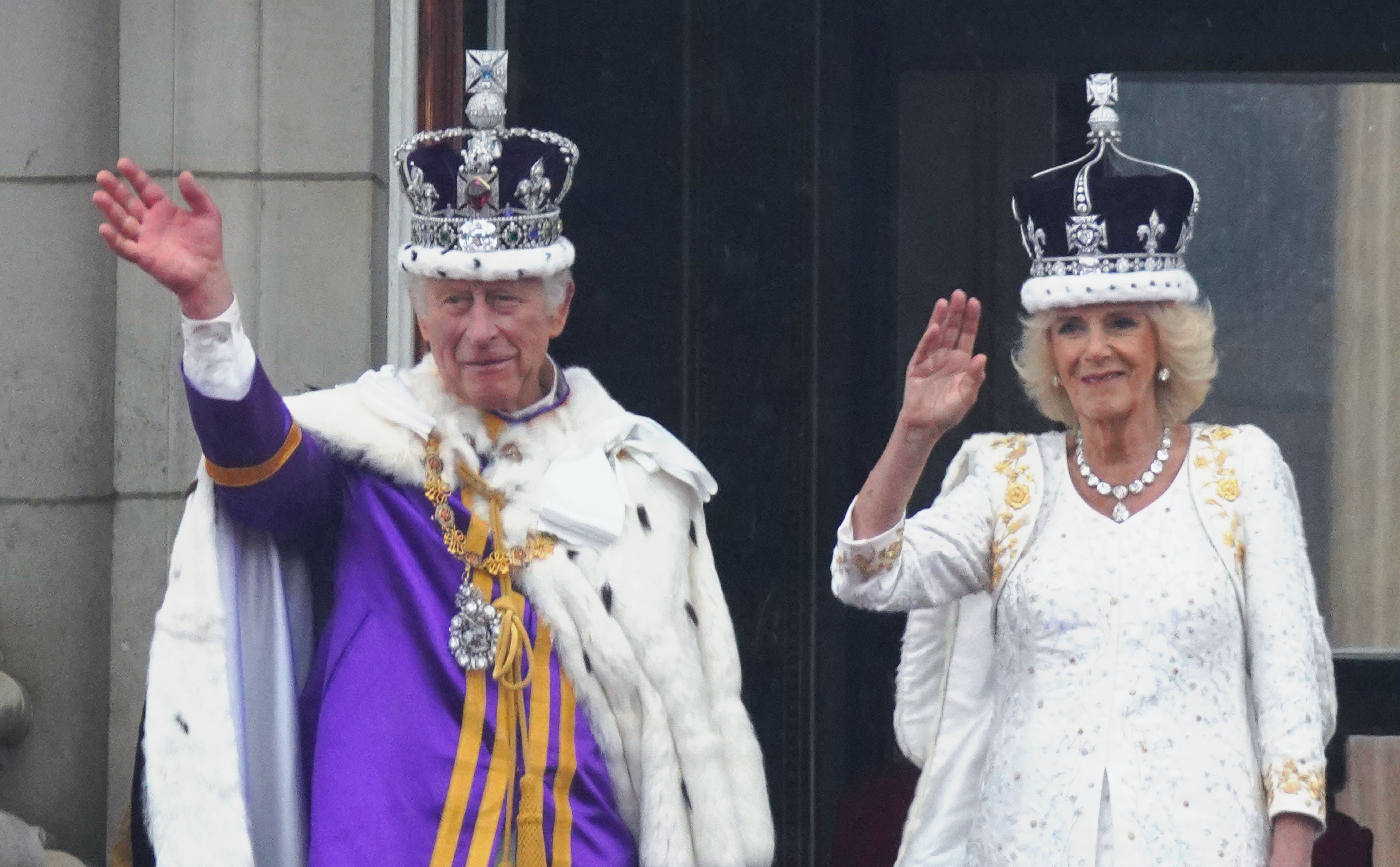 Archbishop of Canterbury crowns King Charles III in the UK